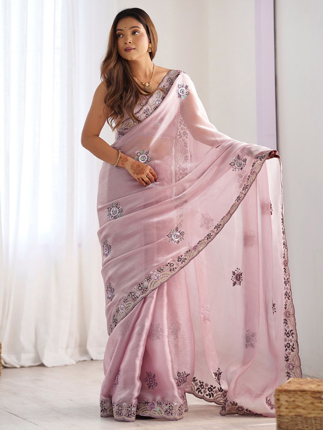 

Anouk Ethnic Motifs Embellished Sequinned Saree, Mauve