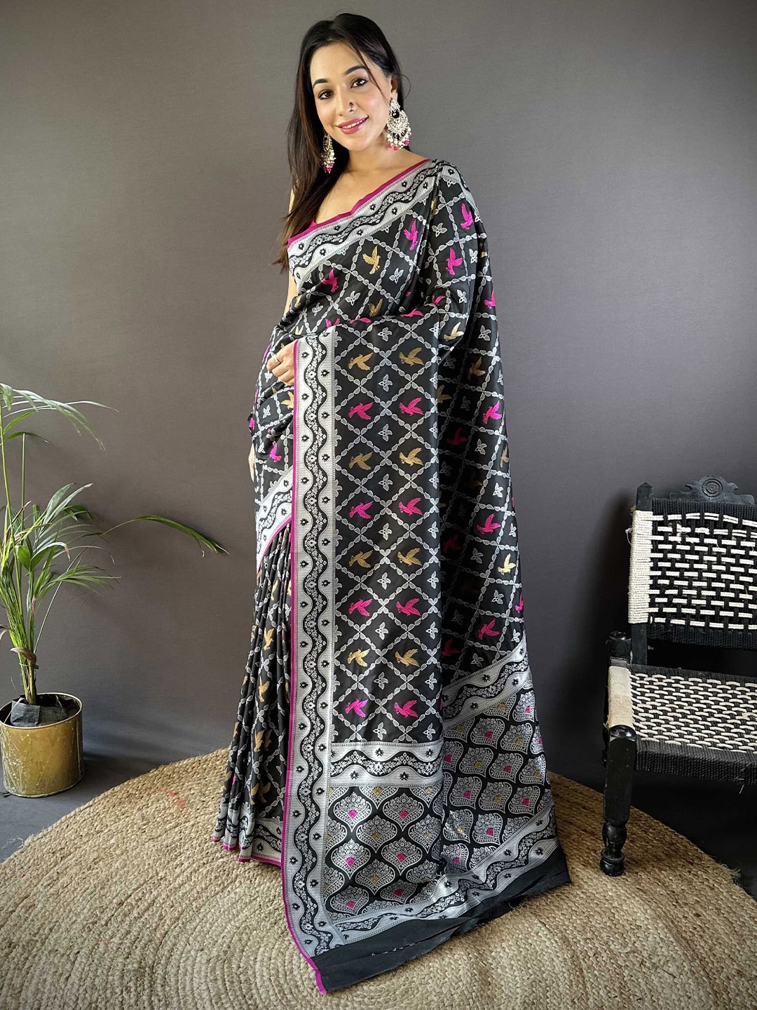 

Mitera Woven Design Zari Banarasi Saree, Black