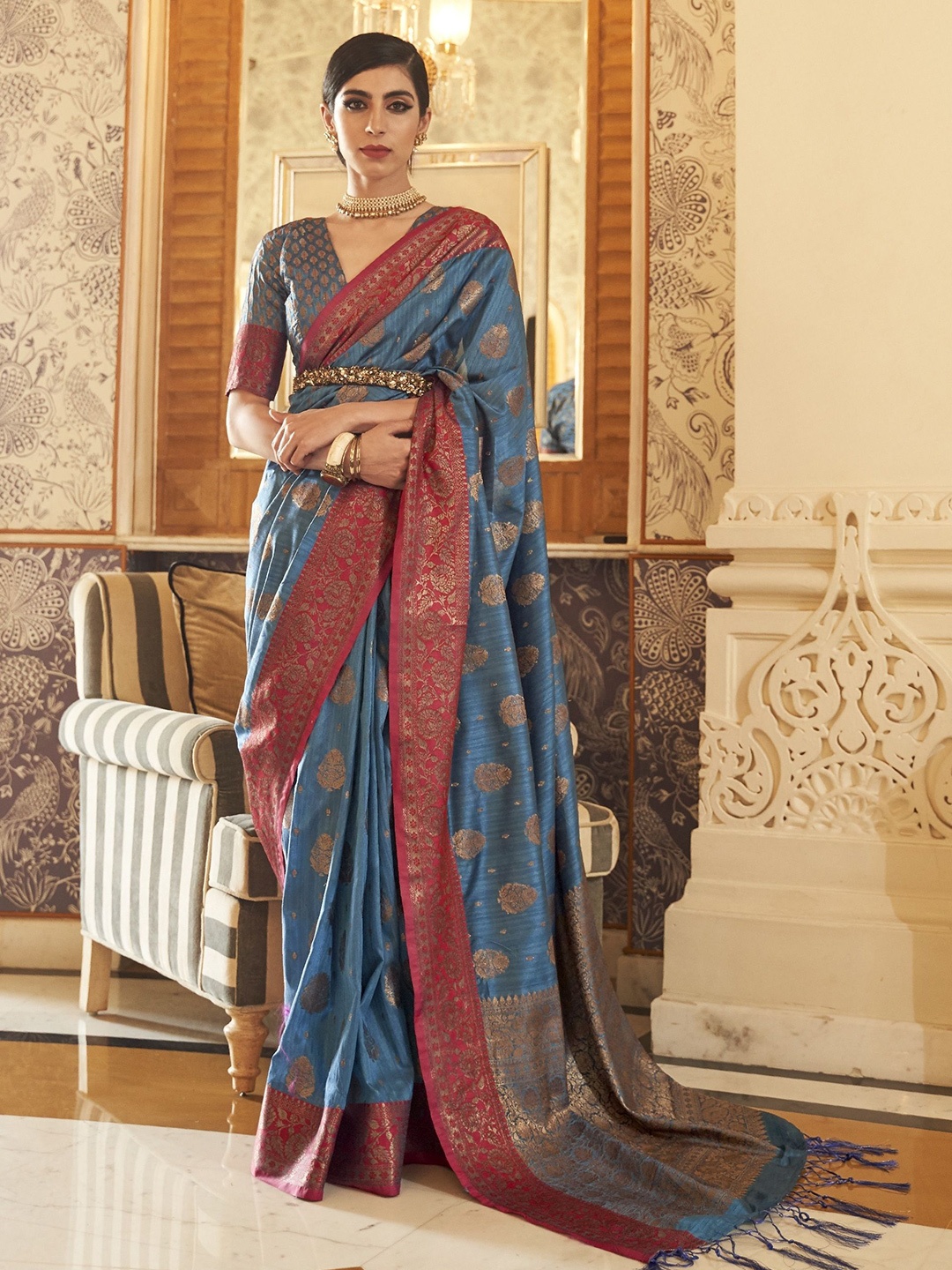 

Rujave Woven Design Zari Saree, Turquoise blue