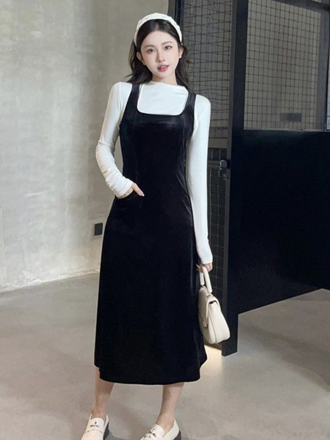 

StyleCast Women Square Neck A-Line Sleeveless Dress, Black
