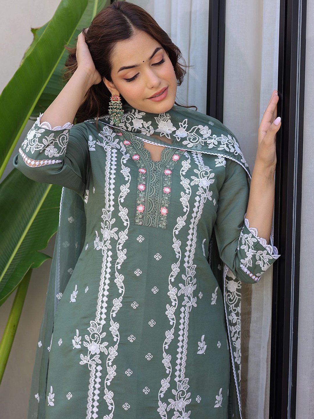 

Anouk Green Floral Embroidered Regular Pure Silk Kurta With Trouser With Dupatta