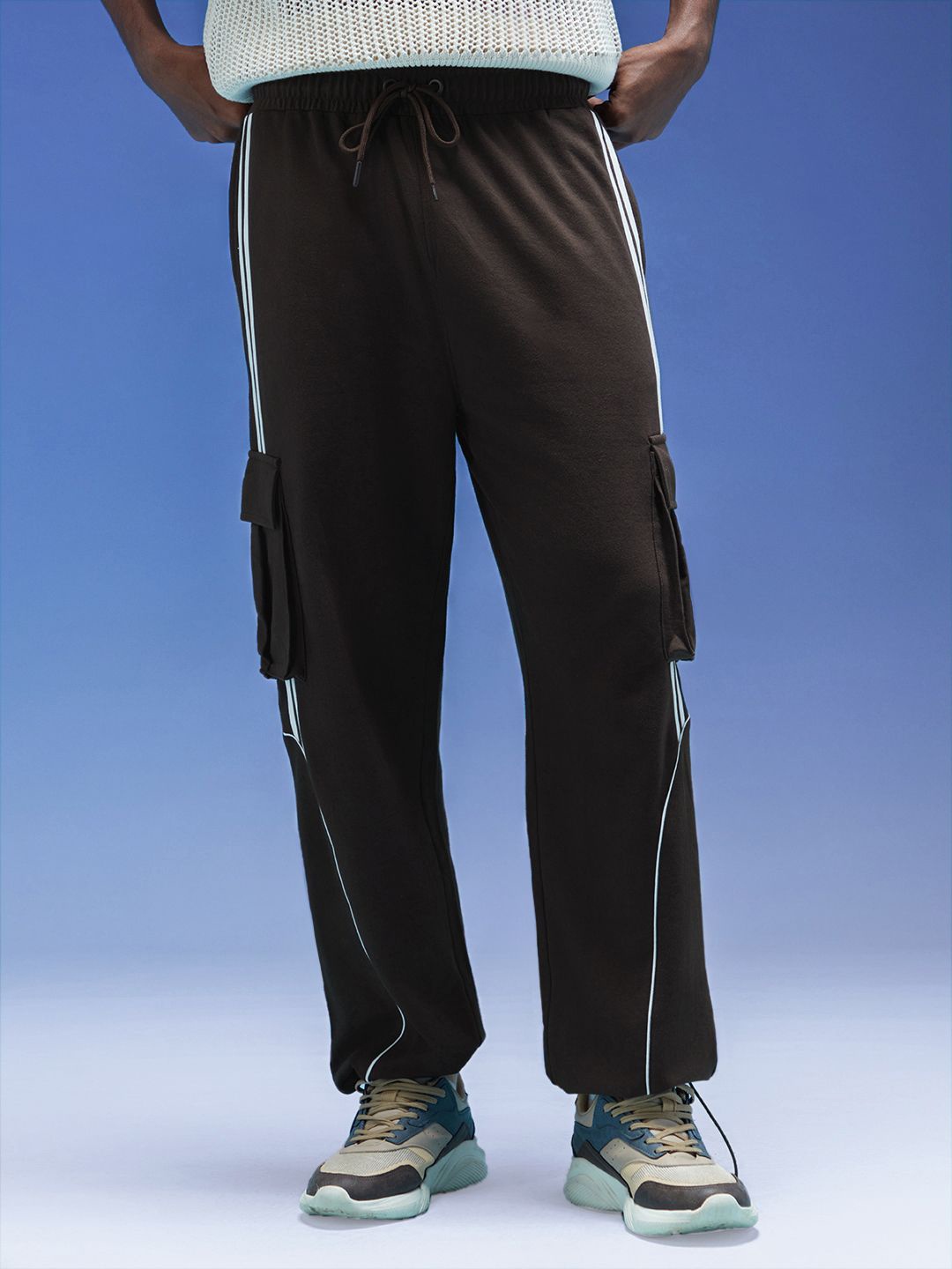 

VEIRDO Mid Rise Pure Cotton Track Pant, Brown