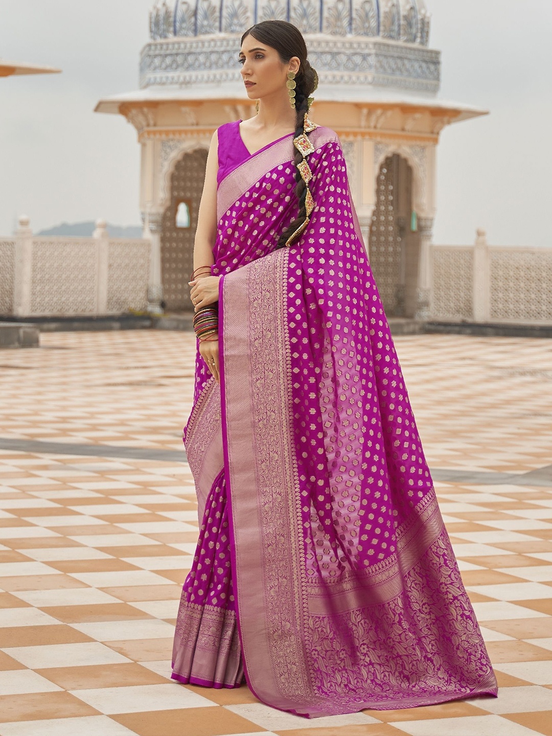 

Rujave Ethnic Motifs Woven Design Zari Pure Georgette Saree, Pink