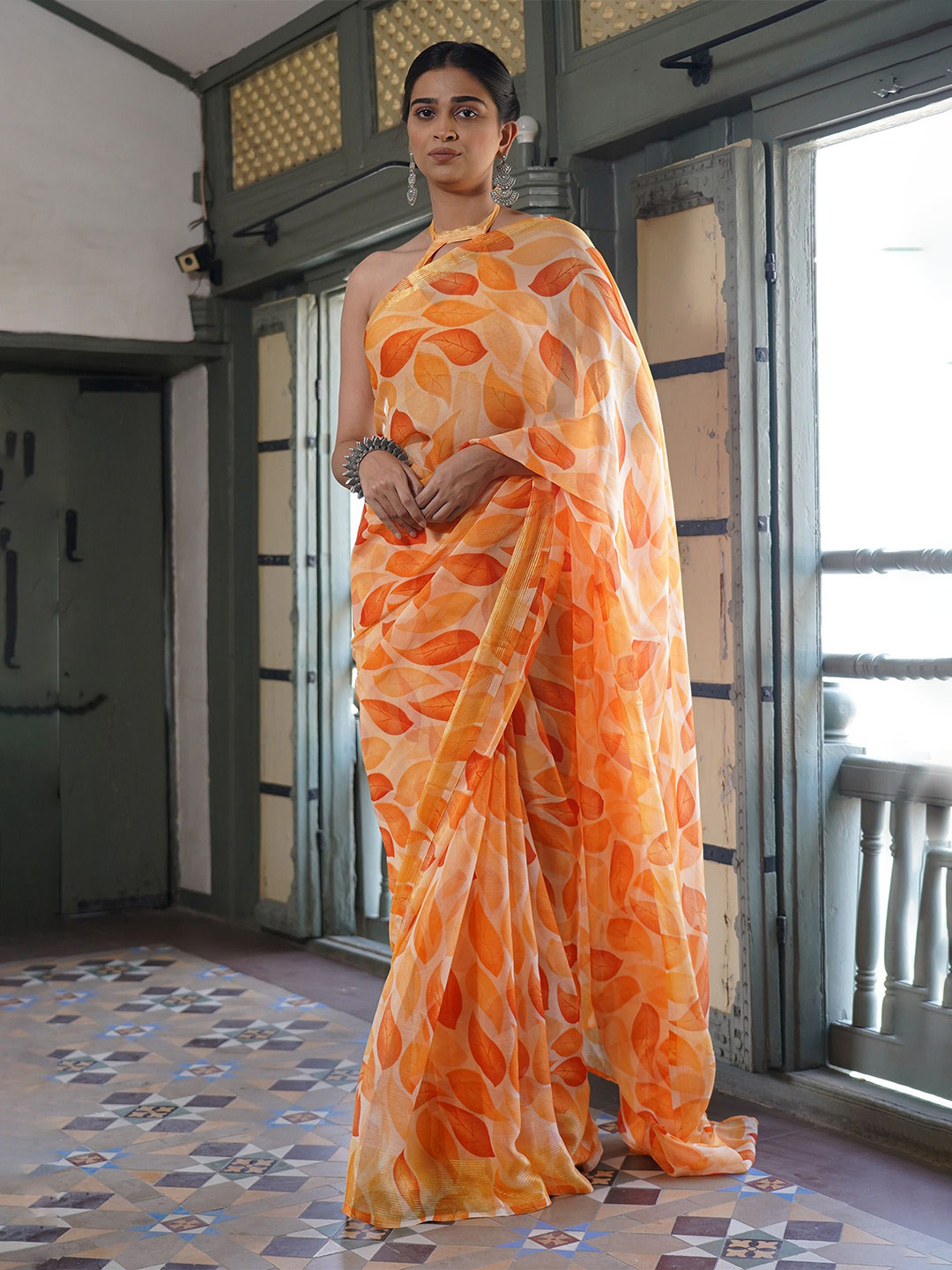 

KALINI Floral Printed Saree with Blouse Piece, Orange
