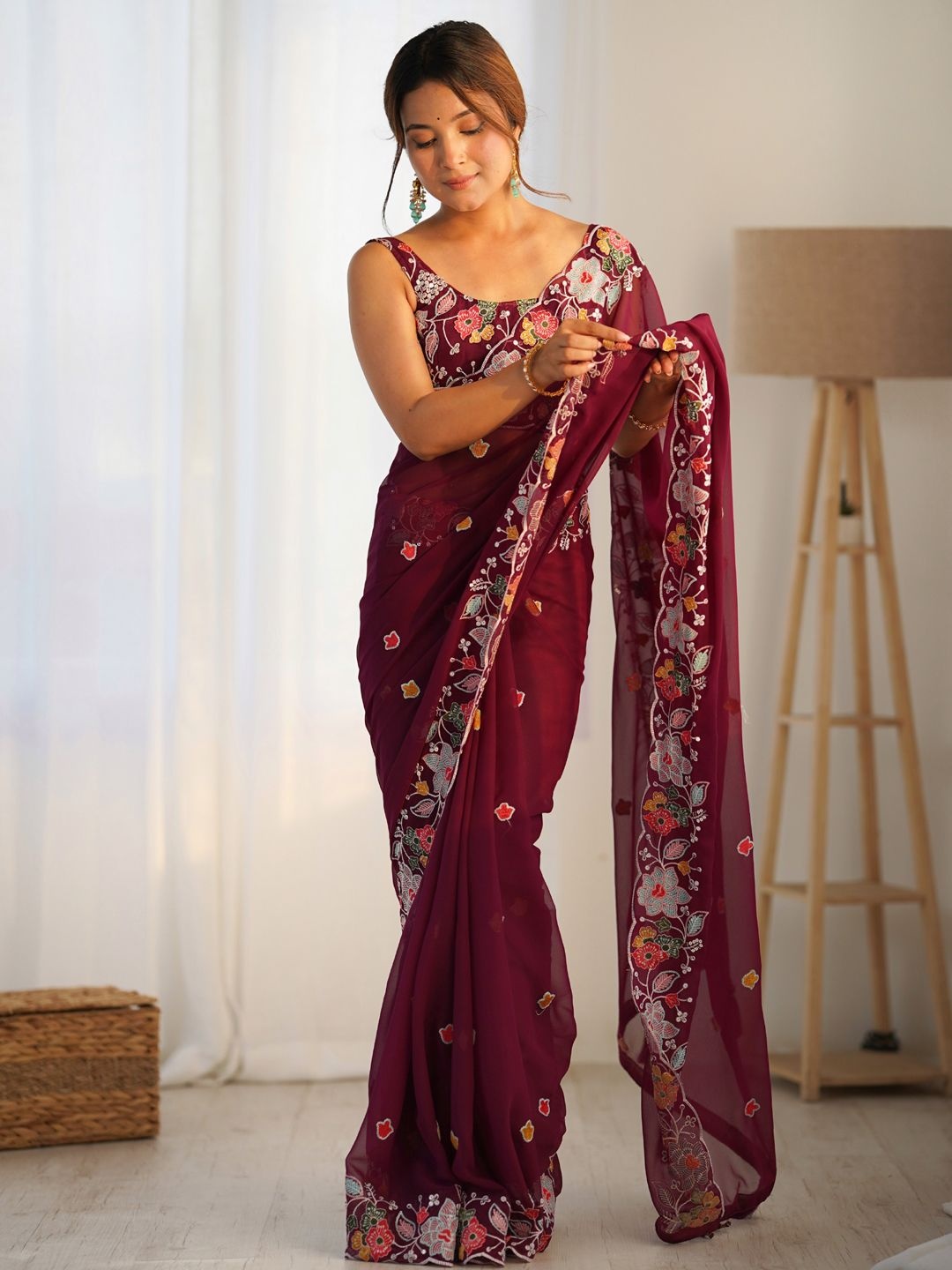 

Panzora Floral Sequinned Poly Georgette Designer Saree, Purple