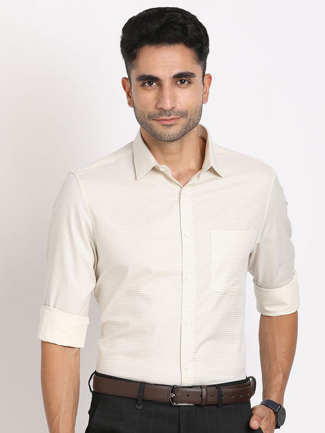 

Turtle Men Standard Spread Collar Textured Cotton Formal Shirt, Beige