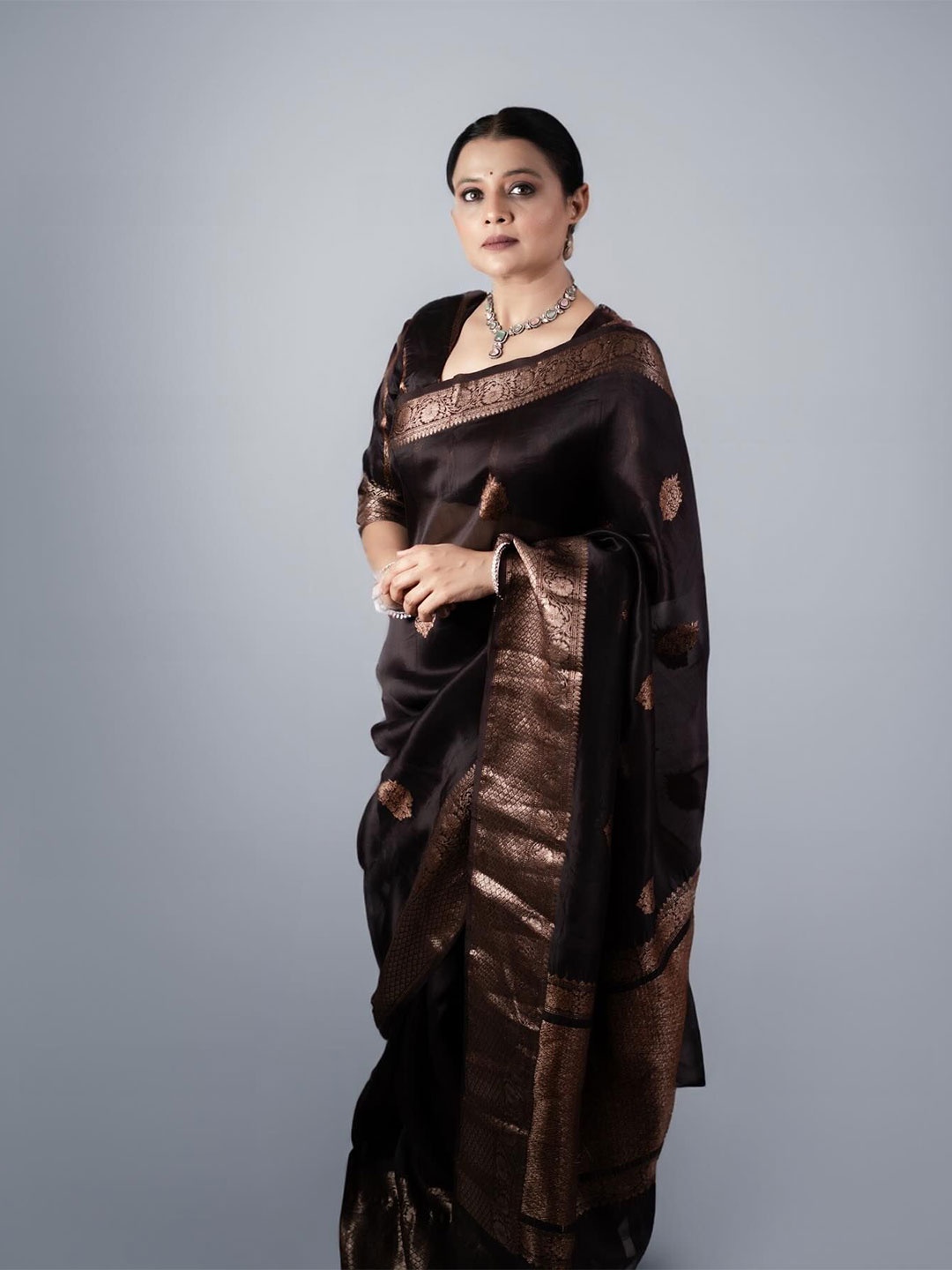 

KALINI Women Woven Design Ethnic Motifs Zari Banarasi Saree, Black