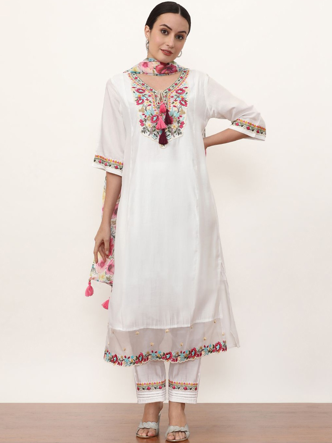 

Jaipur Kurti Women Ethnic Motifs Embroidered Regular Thread Work Kurta with Trousers & With Dupatta, White