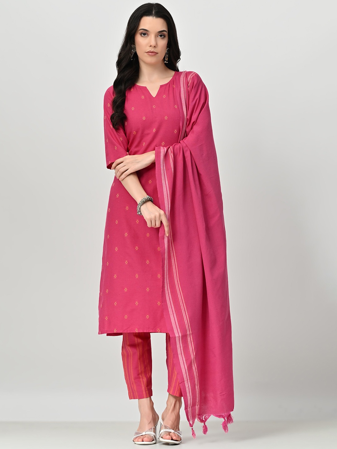 

AMBI Women Printed Regular Kurta with Trousers & With Dupatta, Pink