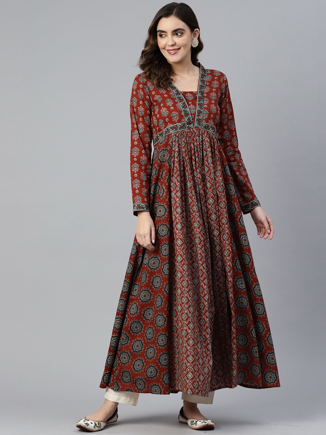 

Vbuyz Floral Printed Square Neck Long Sleeves Empire Pure Cotton Anarkali Kurta, Maroon