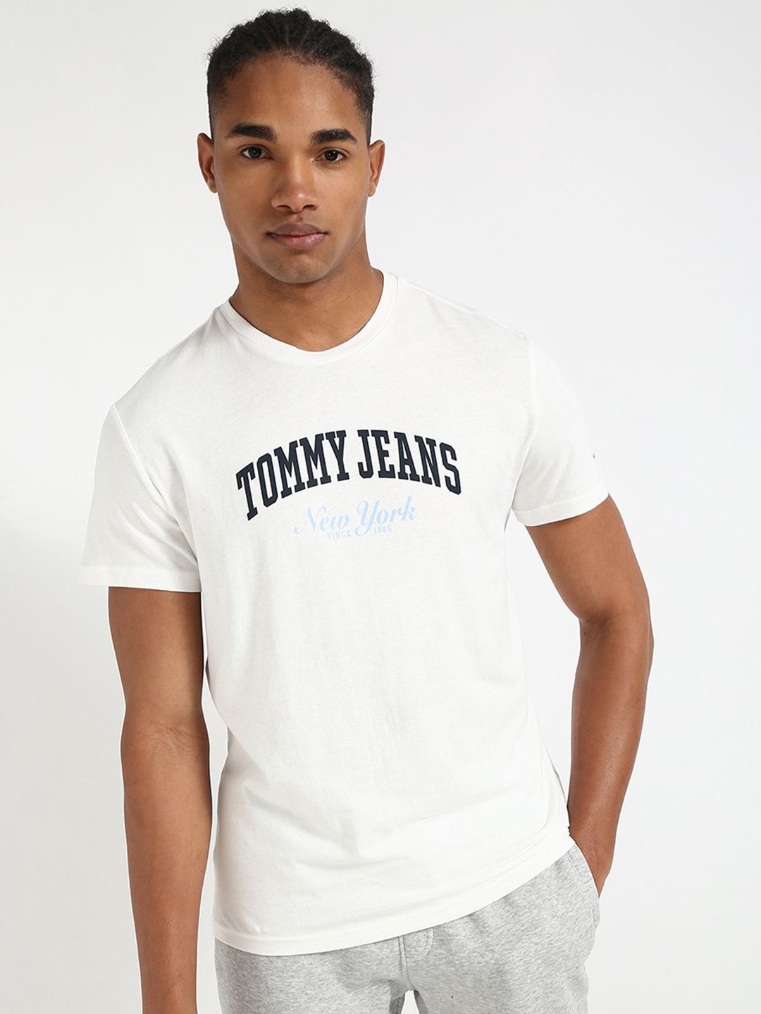

Tommy Hilfiger Men fashion Regular Fit Varsity Printed Slim Fit Cotton T-shirt, White