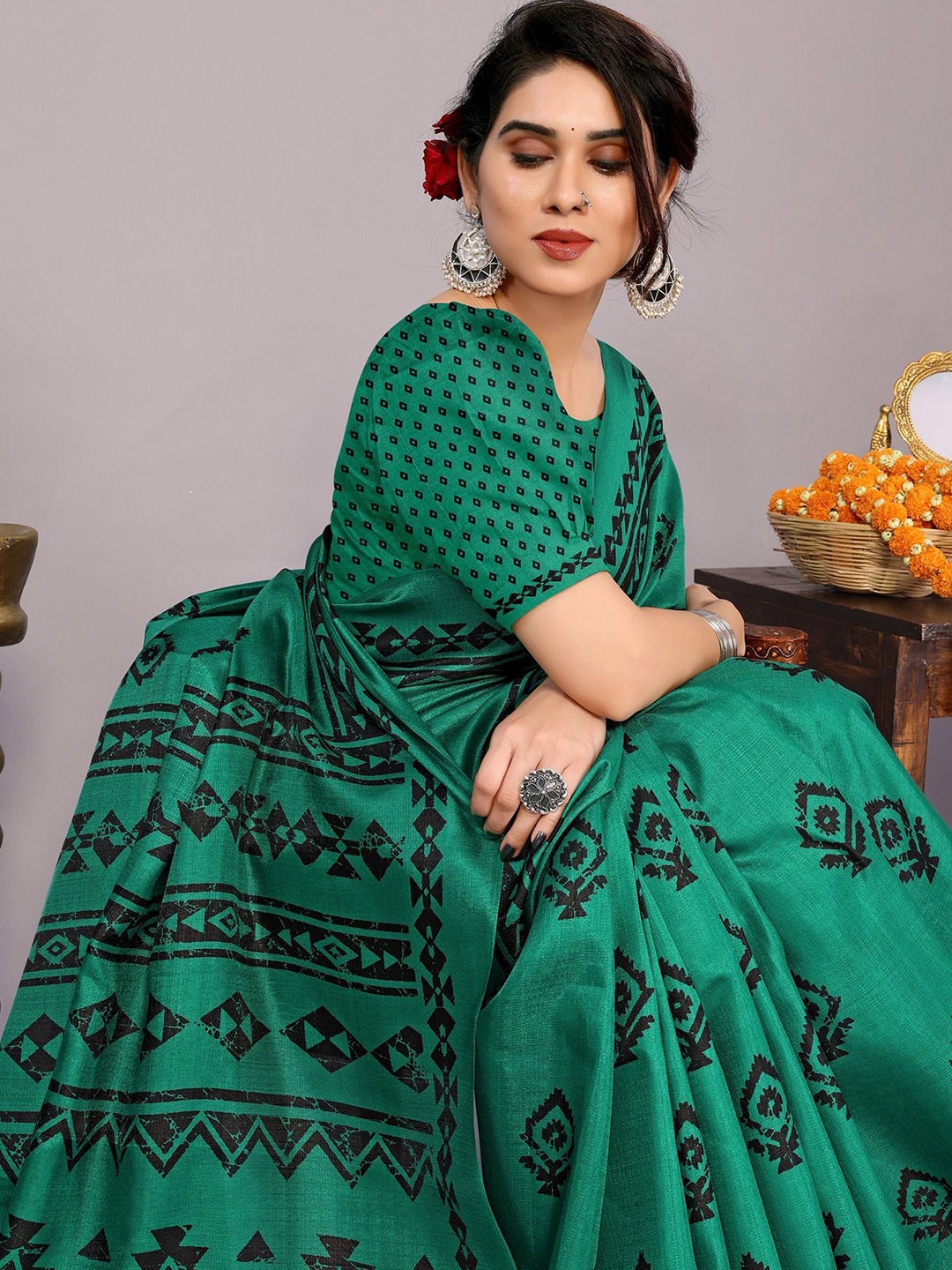 

KALINI Ethnic Motifs Printed Block Print Saree, Green