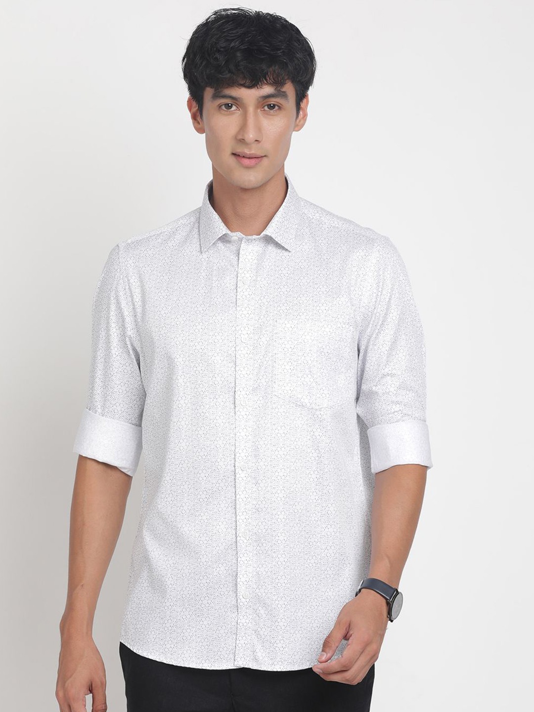 

Turtle Men Standard Spread Collar Geometric Printed Cotton Casual Shirt, White