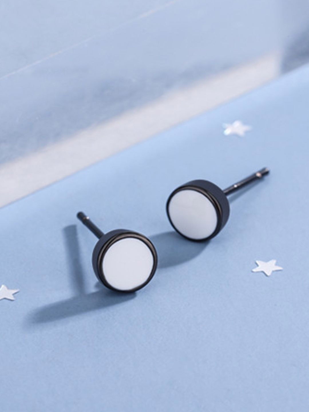 

The Roadster Lifestyle Co Men Small Ear Stud Earrings, Black