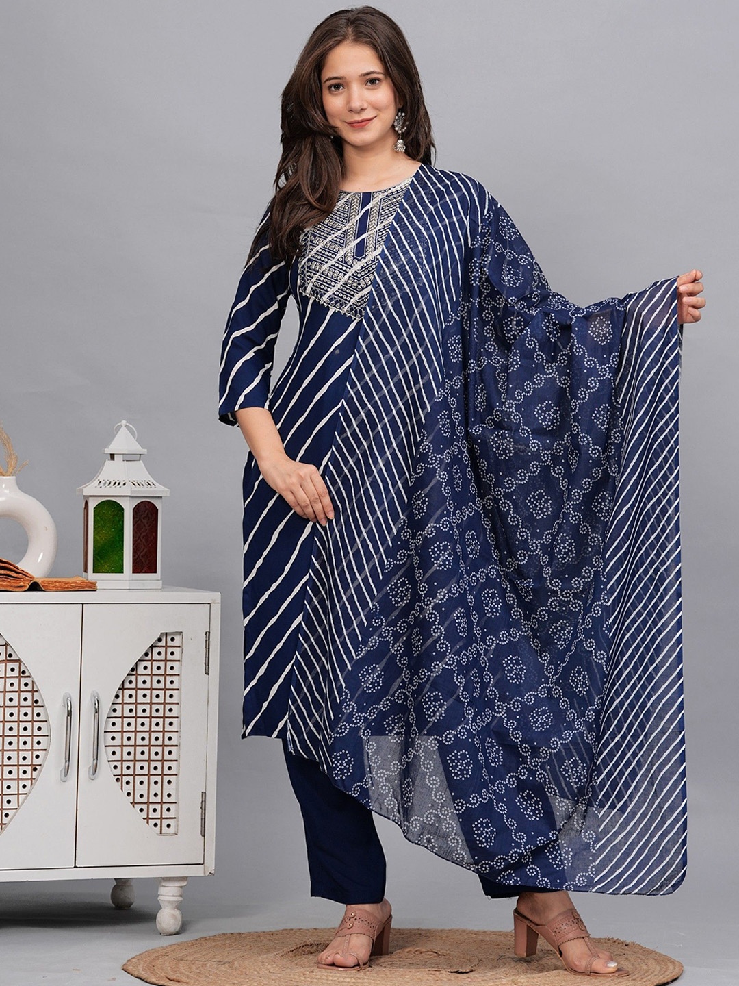 

PHYSIL Women Floral Embroidered Regular Kurta with Pyjamas & With Dupatta, Blue