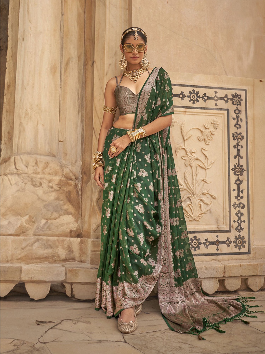 

elora Floral Zari Pure Georgette Banarasi Saree, Green