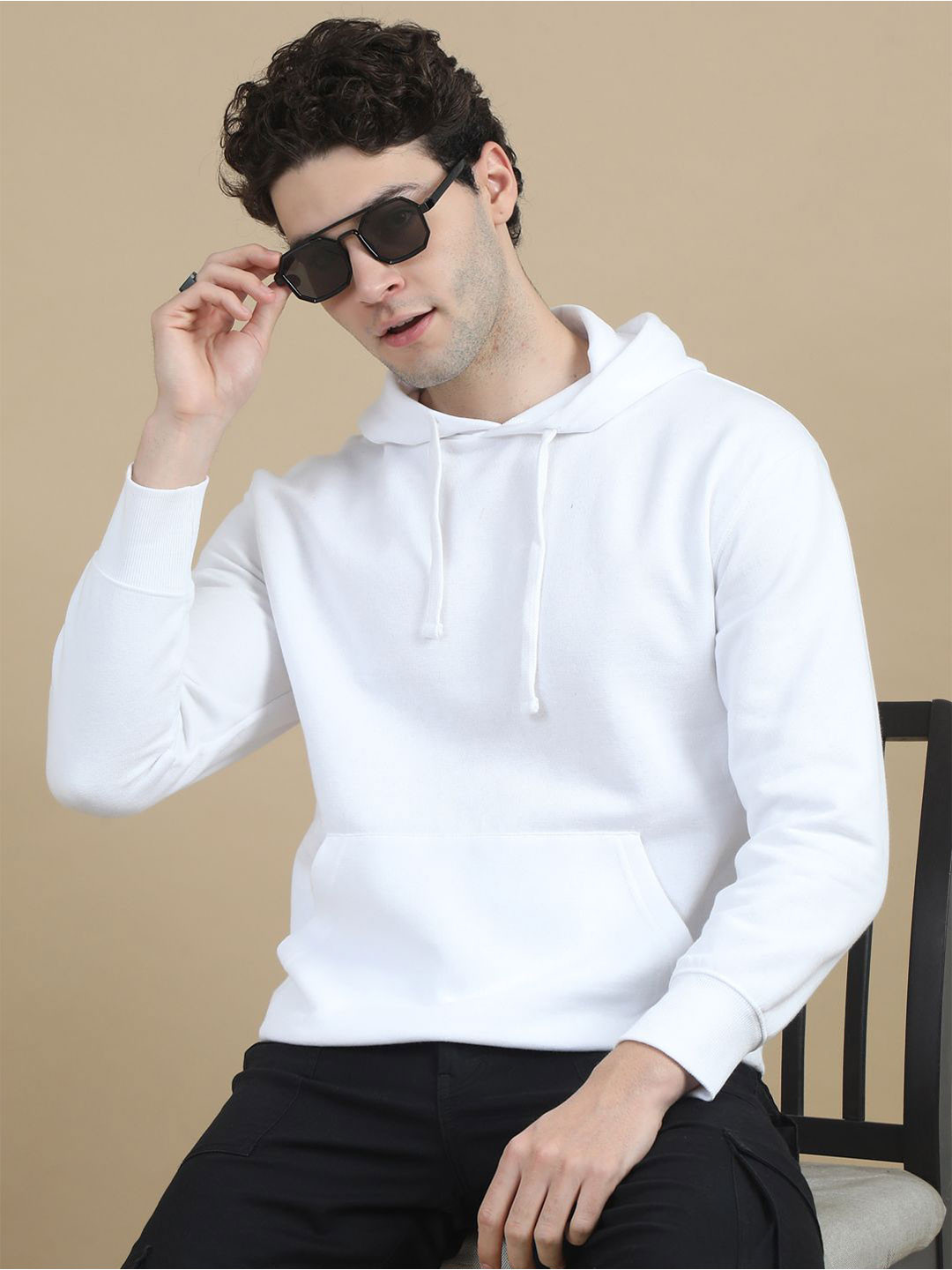 

Bushirt Men Long Sleeves Hooded Sweatshirt, White