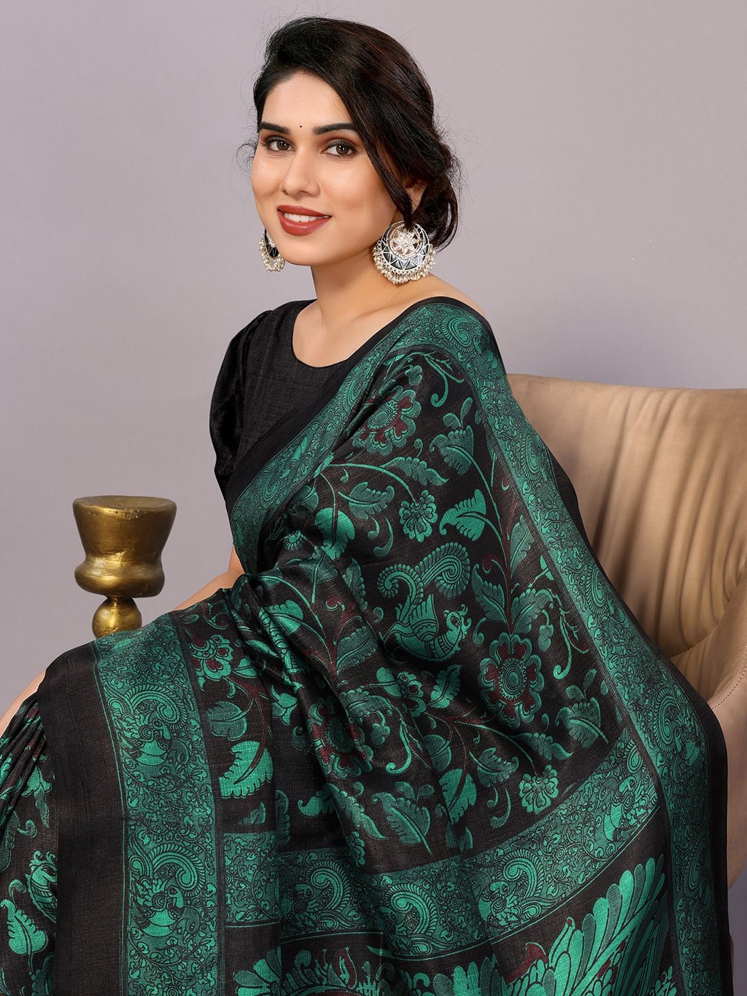 

KALINI Floral Printed Saree With Blouse Piece, Black