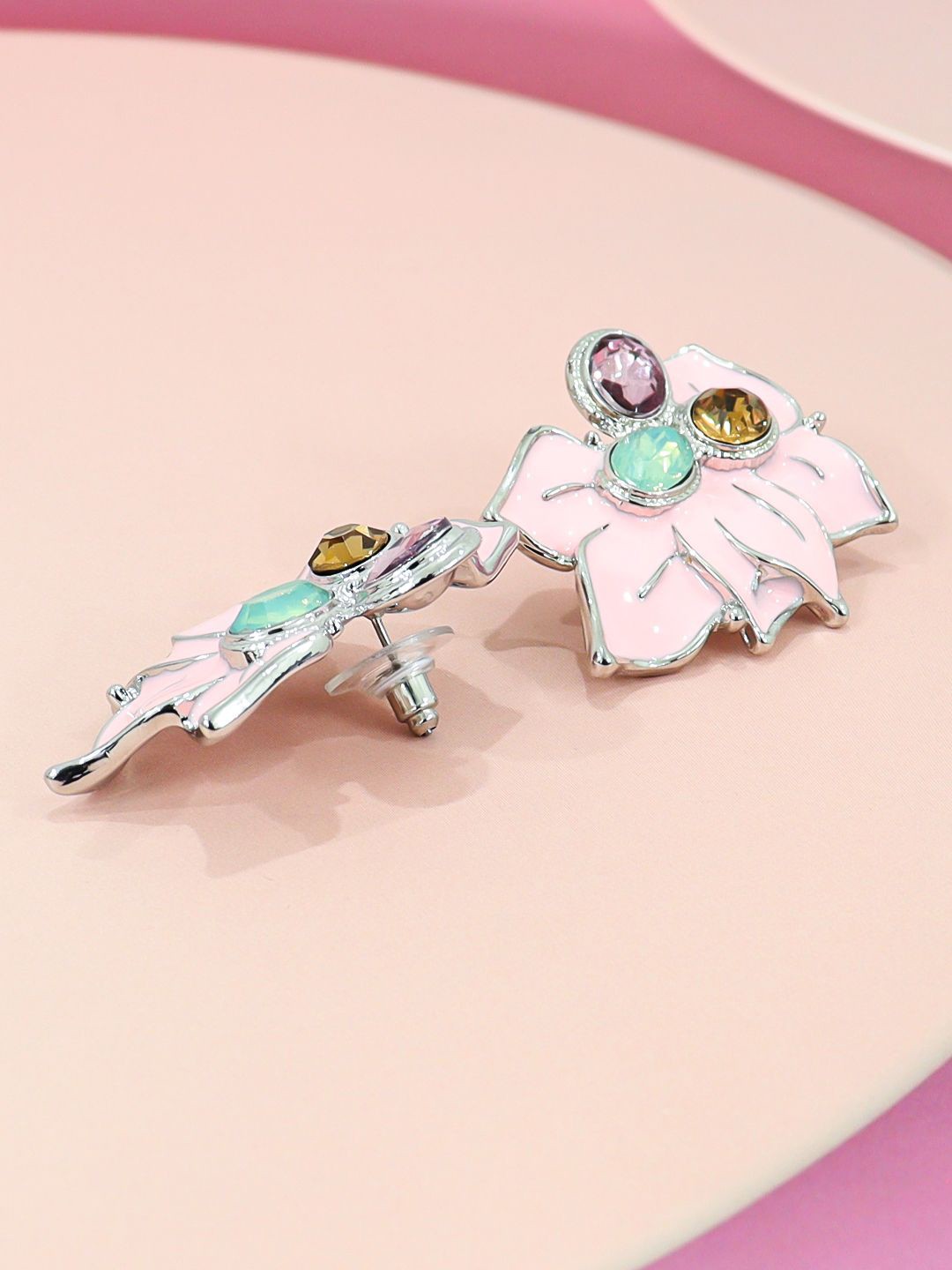 

FIMBUL Silver-Plated Floral Stainless Steel Rhinestone Studded Antique Studs, Pink