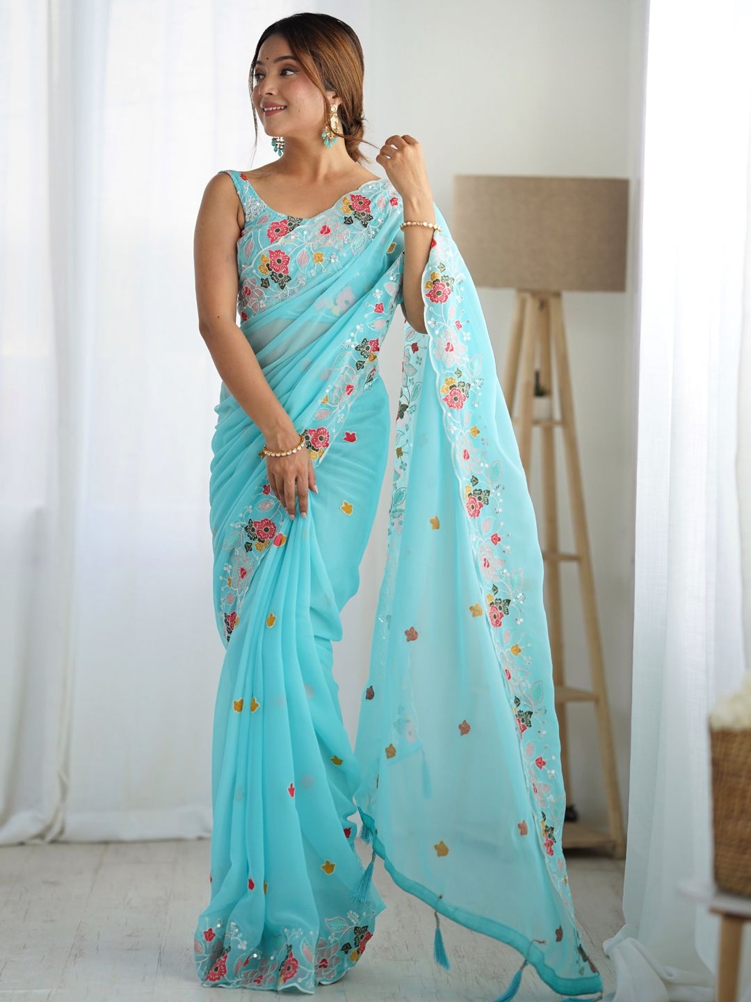 

Panzora Floral Sequinned Poly Georgette Designer Saree, Blue