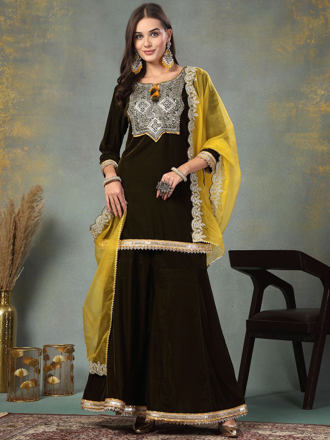 

Stylum Women Ethnic Motifs Embroidered Regular Velvet Kurti with Sharara & With Dupatta, Green