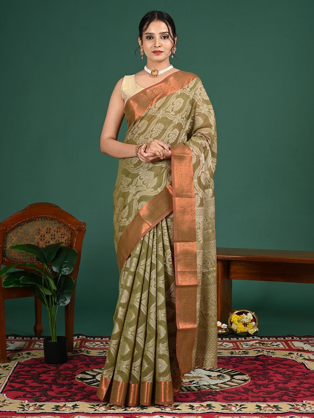 

HELLA FASHIONS Woven Design Zari Art Silk Saree, Green