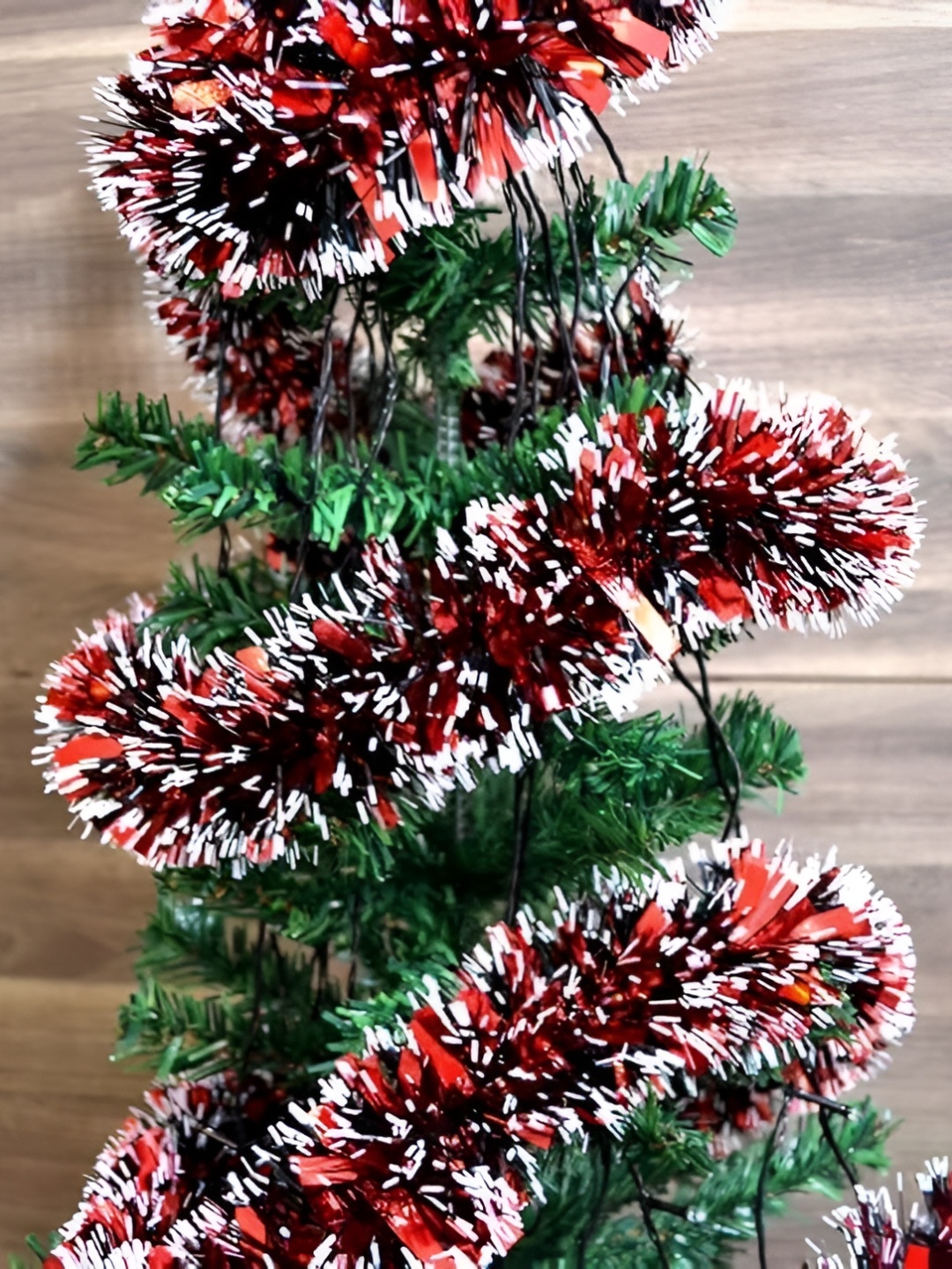 

CraftVatika Red & White 6 Pieces Christmas Garland