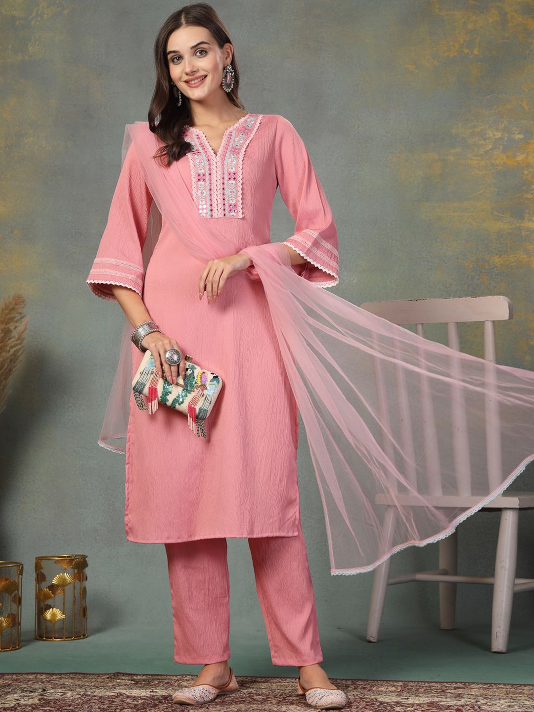 

Stylum Women Regular Thread Work Kurta with Trousers & With Dupatta, Pink