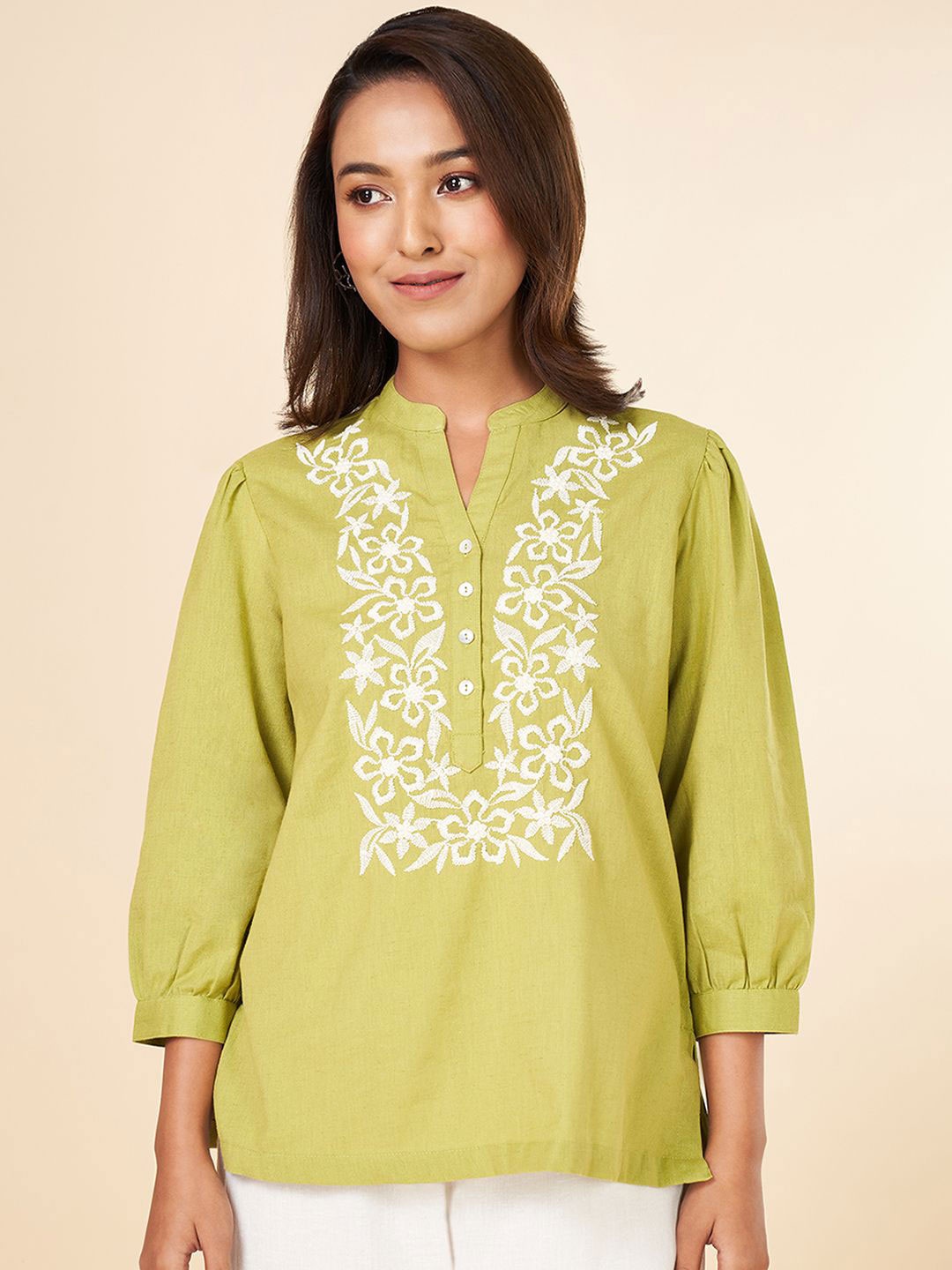 

AKKRITI BY PANTALOONS Women Floral Embroidered Cotton Tunic, Olive