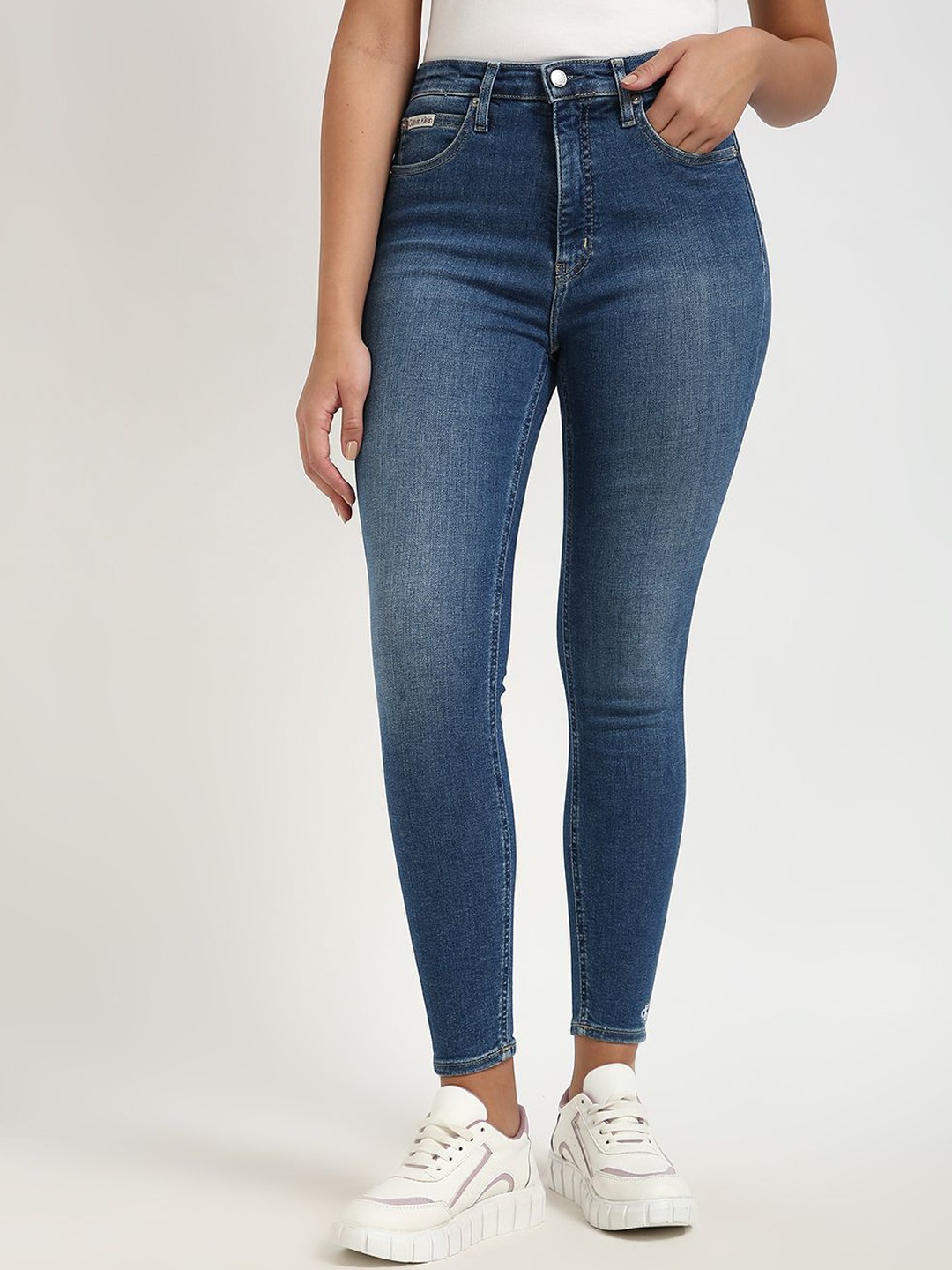 

Calvin Klein Jeans Women Mid-Rise Skinny Fit Cropped Jeans, Blue