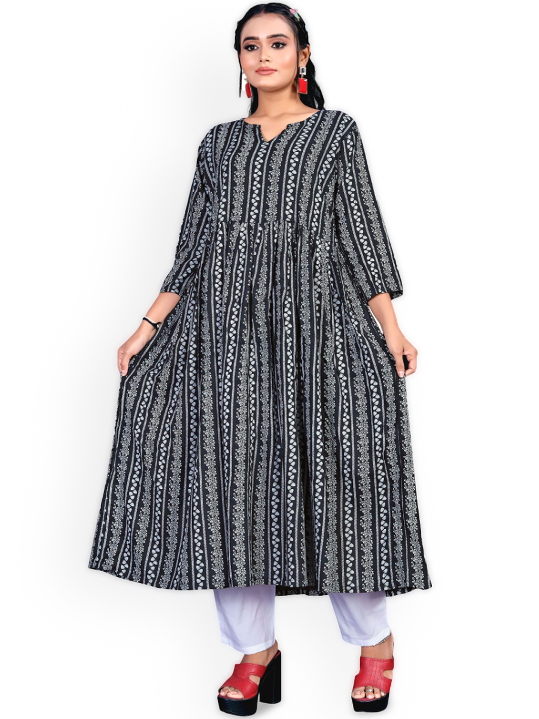 

RUNAYA NX Striped Notch Neck Anarkali Kurta with Trousers, Black