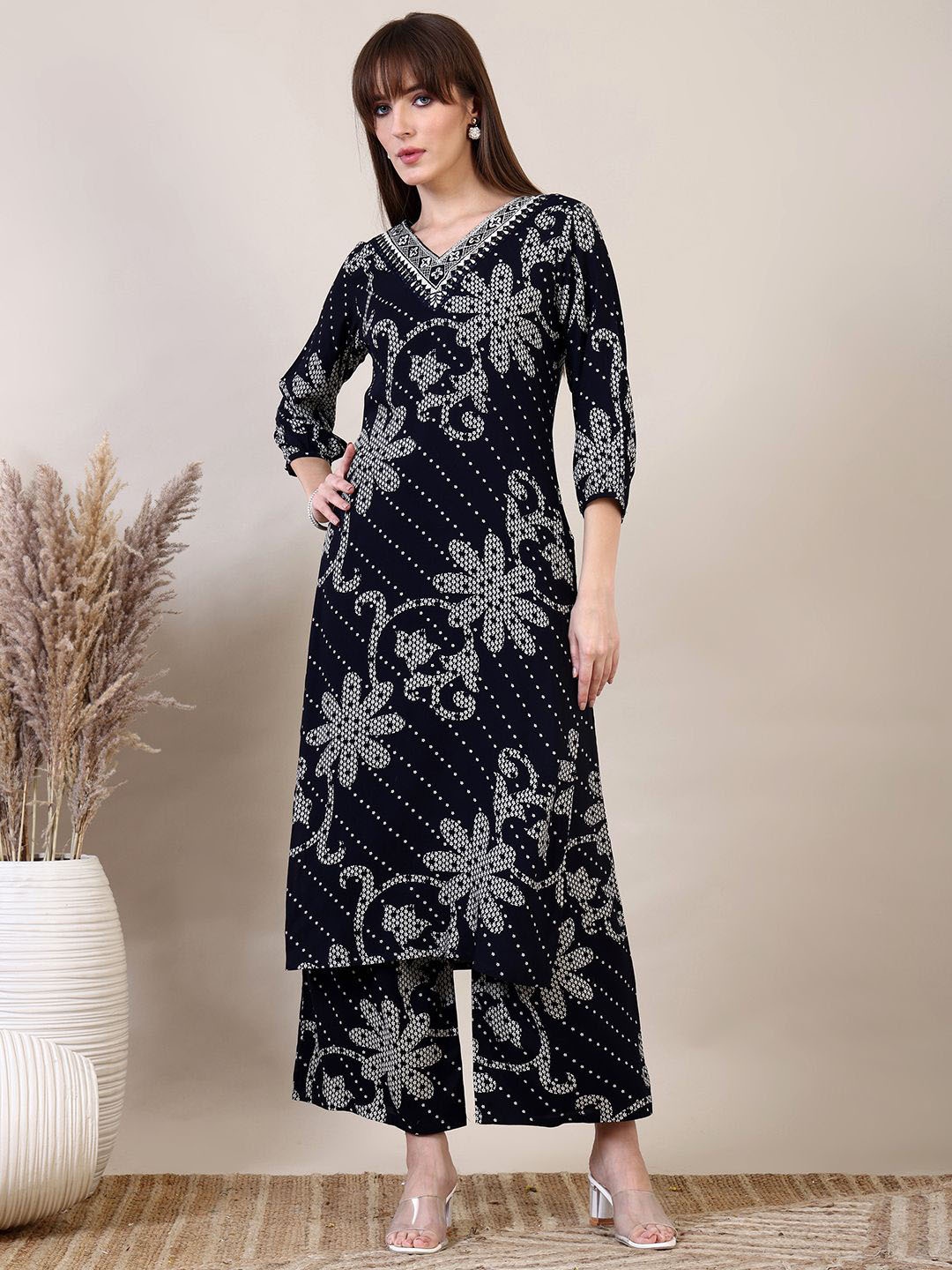 

KALINI Women Floral Embroidered Regular Thread Work Kurta with Palazzos, Navy blue