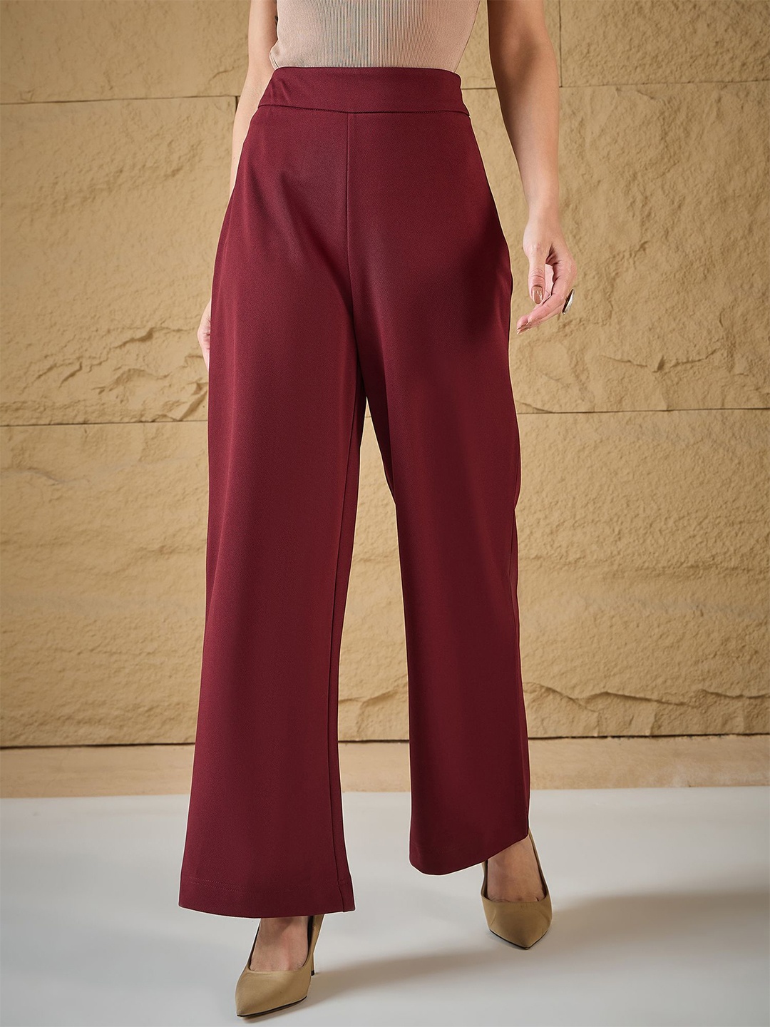 

MAGRE Women Relaxed Flared Regular Trousers, Maroon