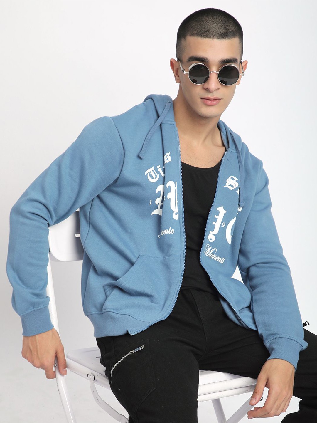 

R&B Men Printed Hooded Sweatshirt, Blue