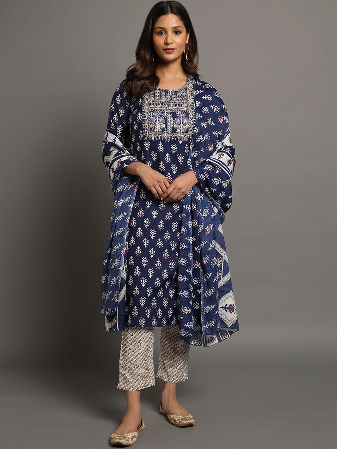 

HERE&NOW Women Ethnic Motifs Printed Regular Kurti with Pyjamas & With Dupatta, Navy blue