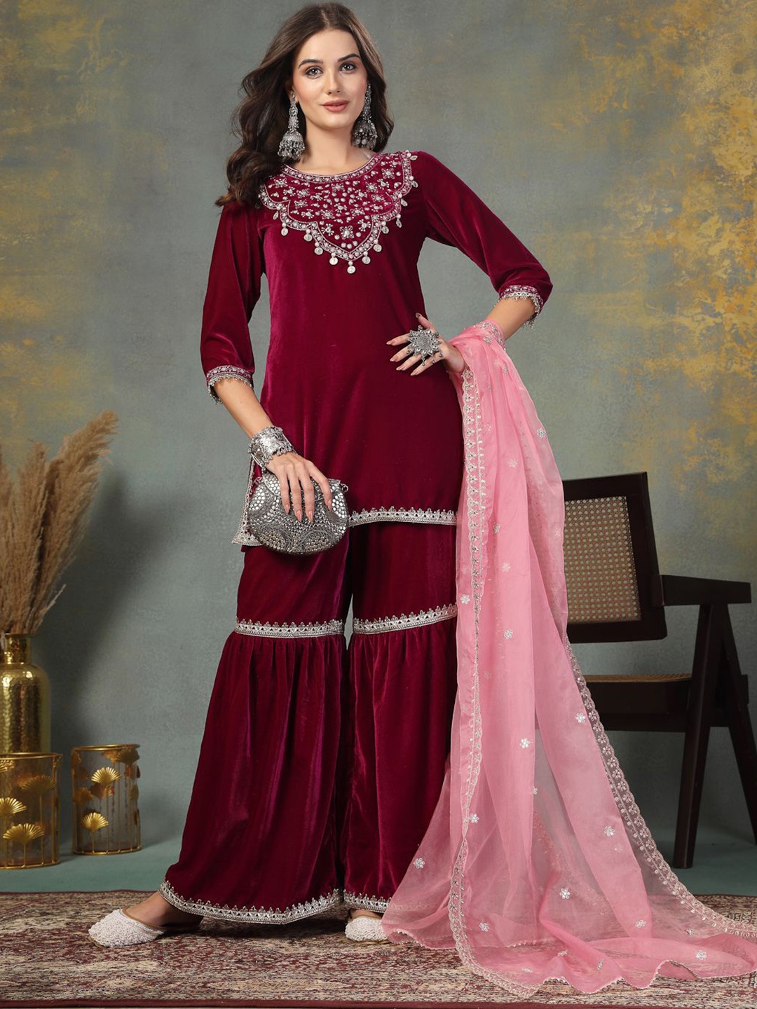 

Stylum Women Embroidered Regular Sequinned Velvet Kurti with Sharara & With Dupatta, Magenta