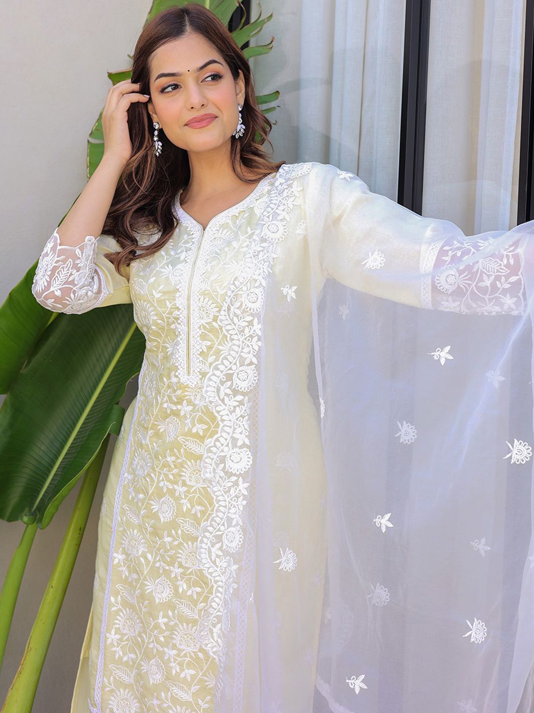 

Anouk Cream Floral Embroidered Regular Pure Silk Kurta With Trouser With Dupatta