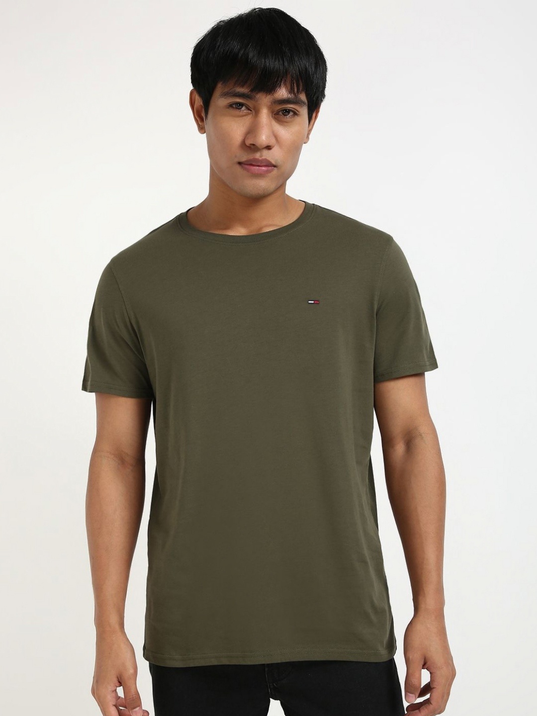 

Tommy Hilfiger Men Solid Round Neck Slim Fit Pure Cotton T-shirt, Olive