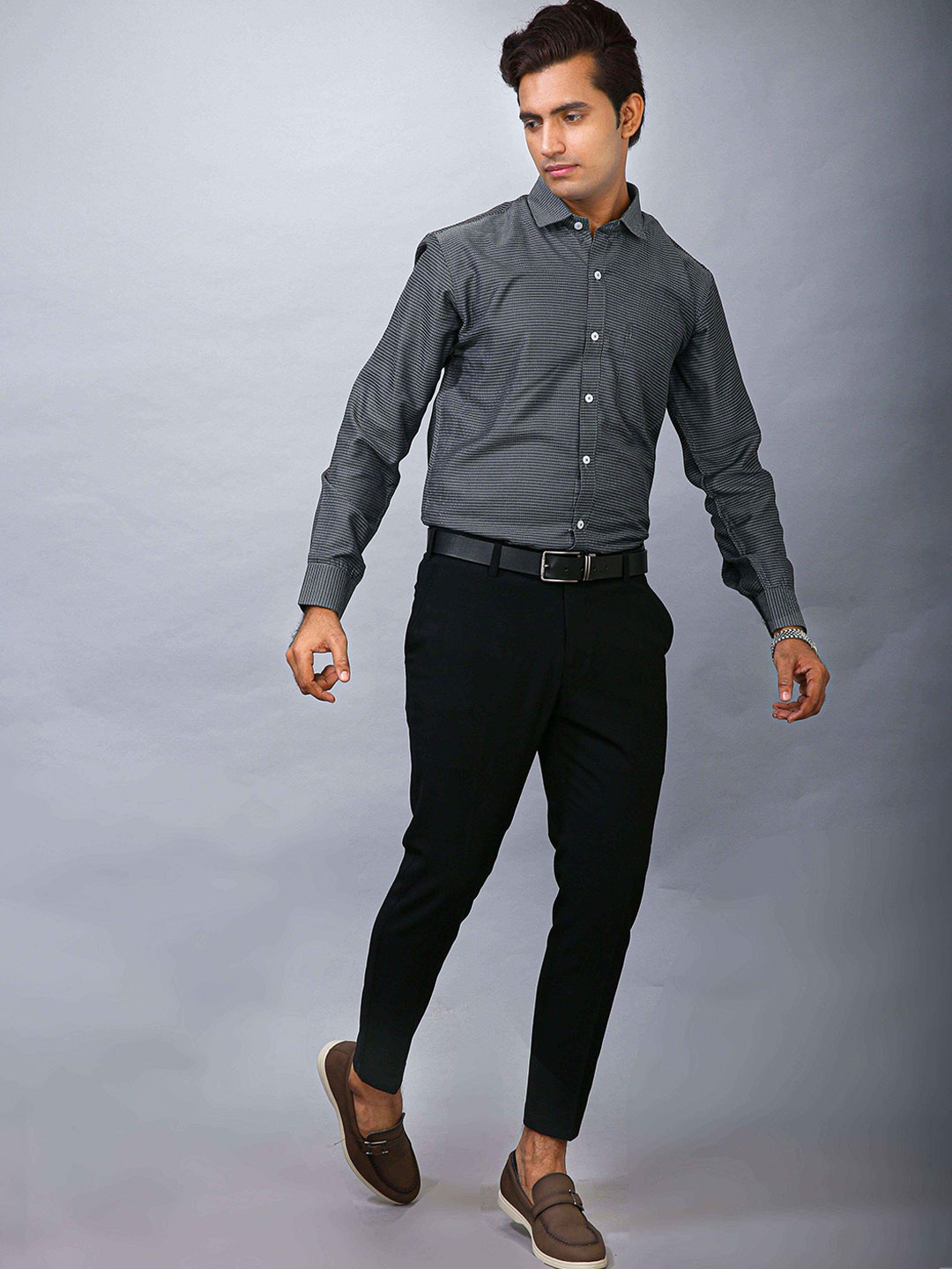 

BOWLIFESTYLE Men Classic Spread Collar Textured Formal Shirt, Grey