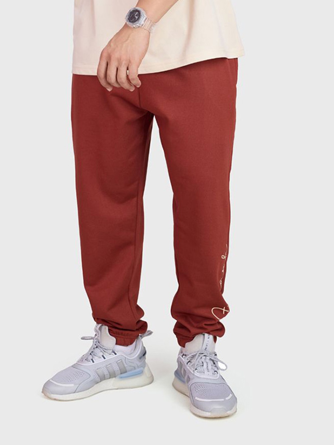 

FUAARK Men Mid Rise Joggers, Rust