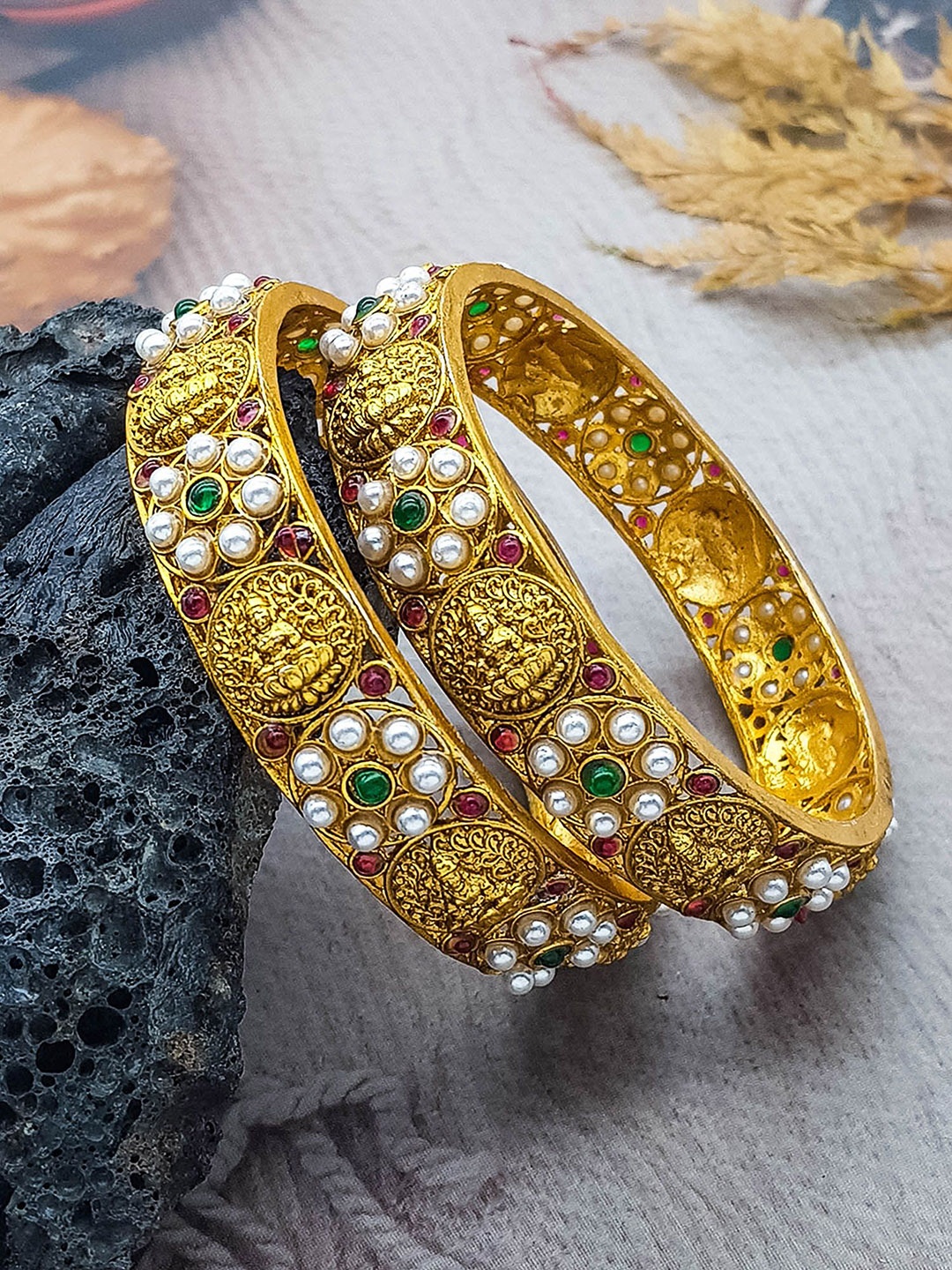 

GRIIHAM Set Of 2 Gold Plated AD Studded Bangles