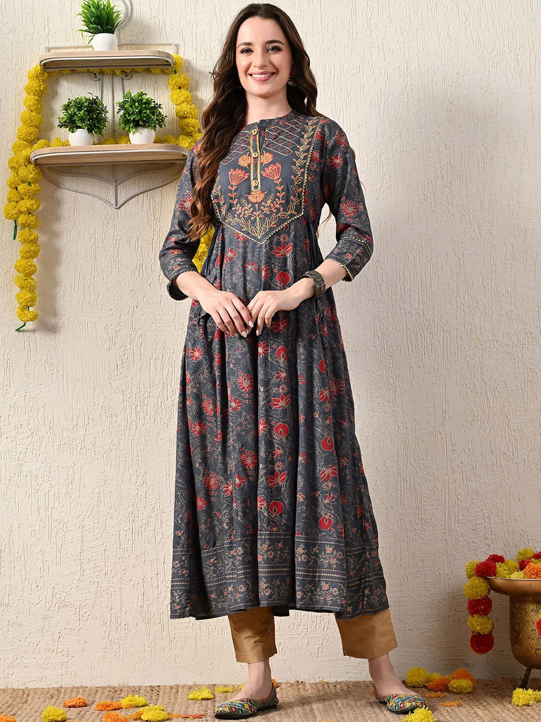 

ZYORIKA Women Ethnic Motifs Printed Regular Thread Work Kurta with Trousers, Grey