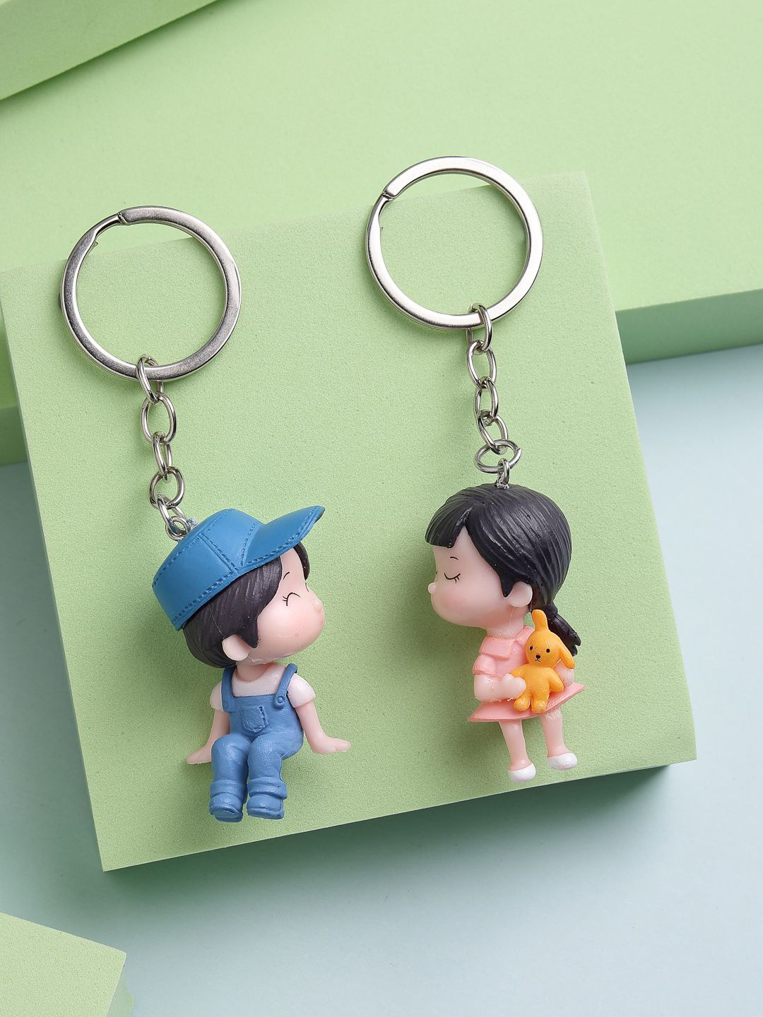 

KYDZI Pack Of 2 Forever Cute Couple Key Chains, Blue