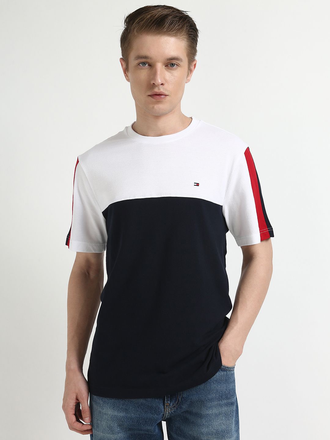 

Tommy Hilfiger Men fashion Colourblocked Regular Fit Cotton Casual T-shirt, Black