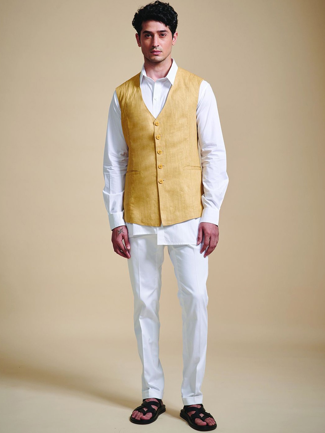 

RR Blue V Neck Linen Woven Waistcoat, Beige