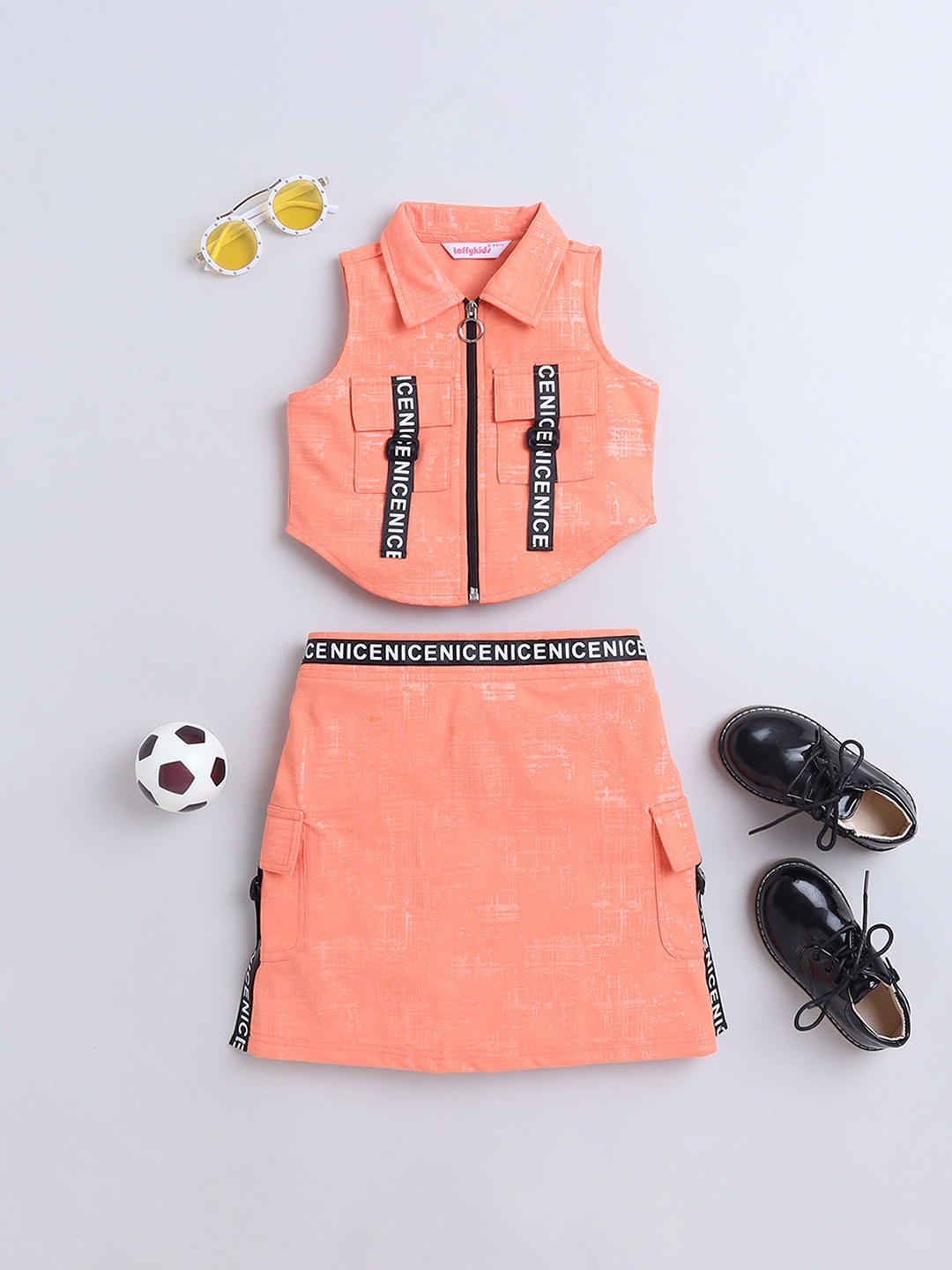 

taffykids Girls Printed Top with Skirt, Peach