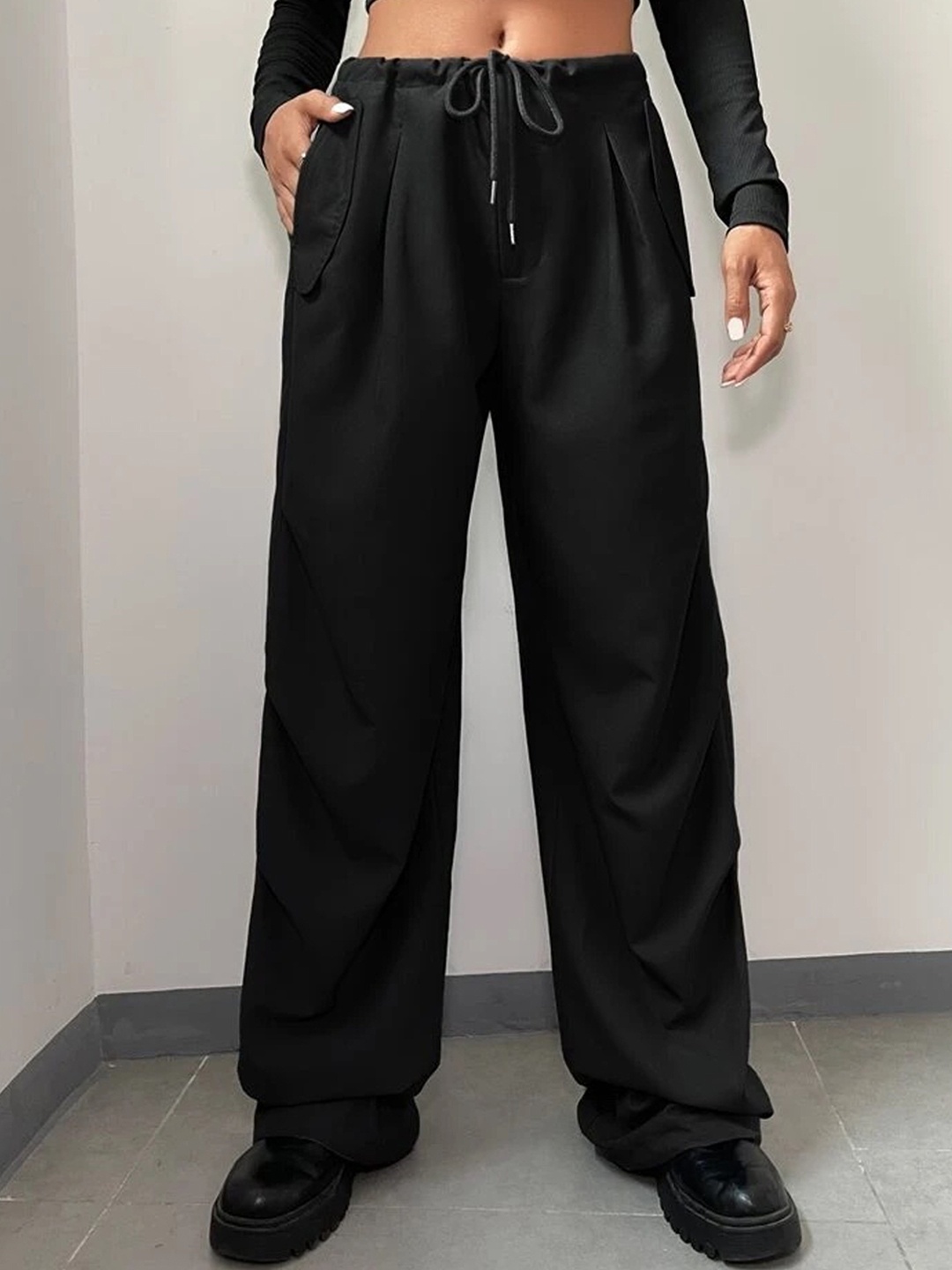 

SAAHASAM Women Relaxed Loose Fit Easy Wash Joggers Trousers, Black