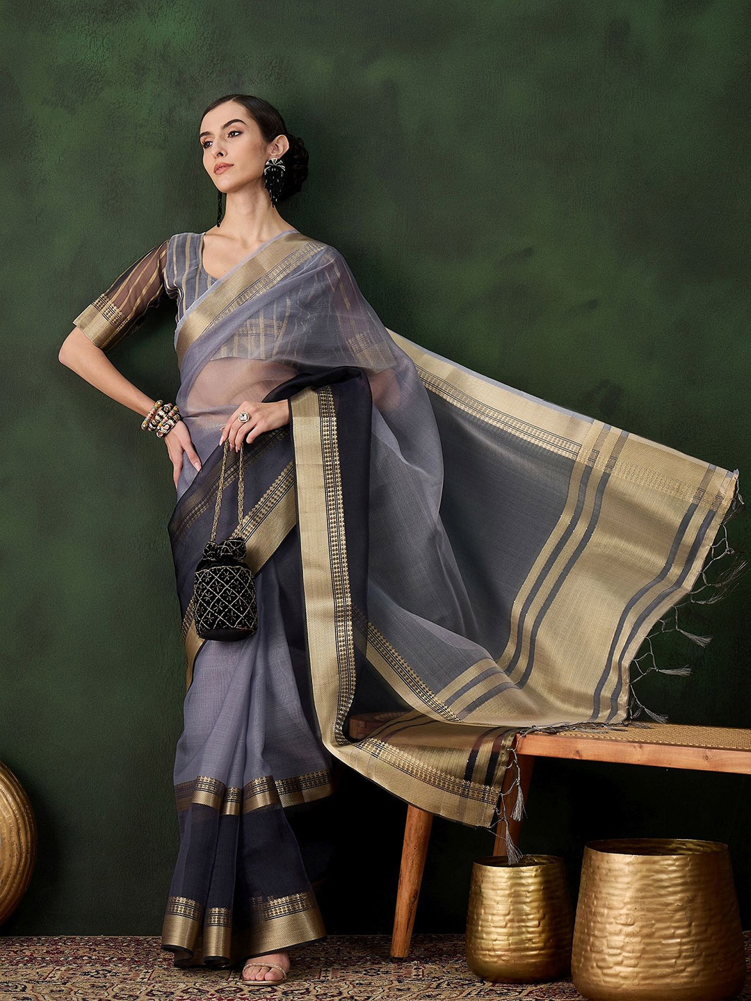 

Sangria Woven Design Saree With Blouse Piece, Grey