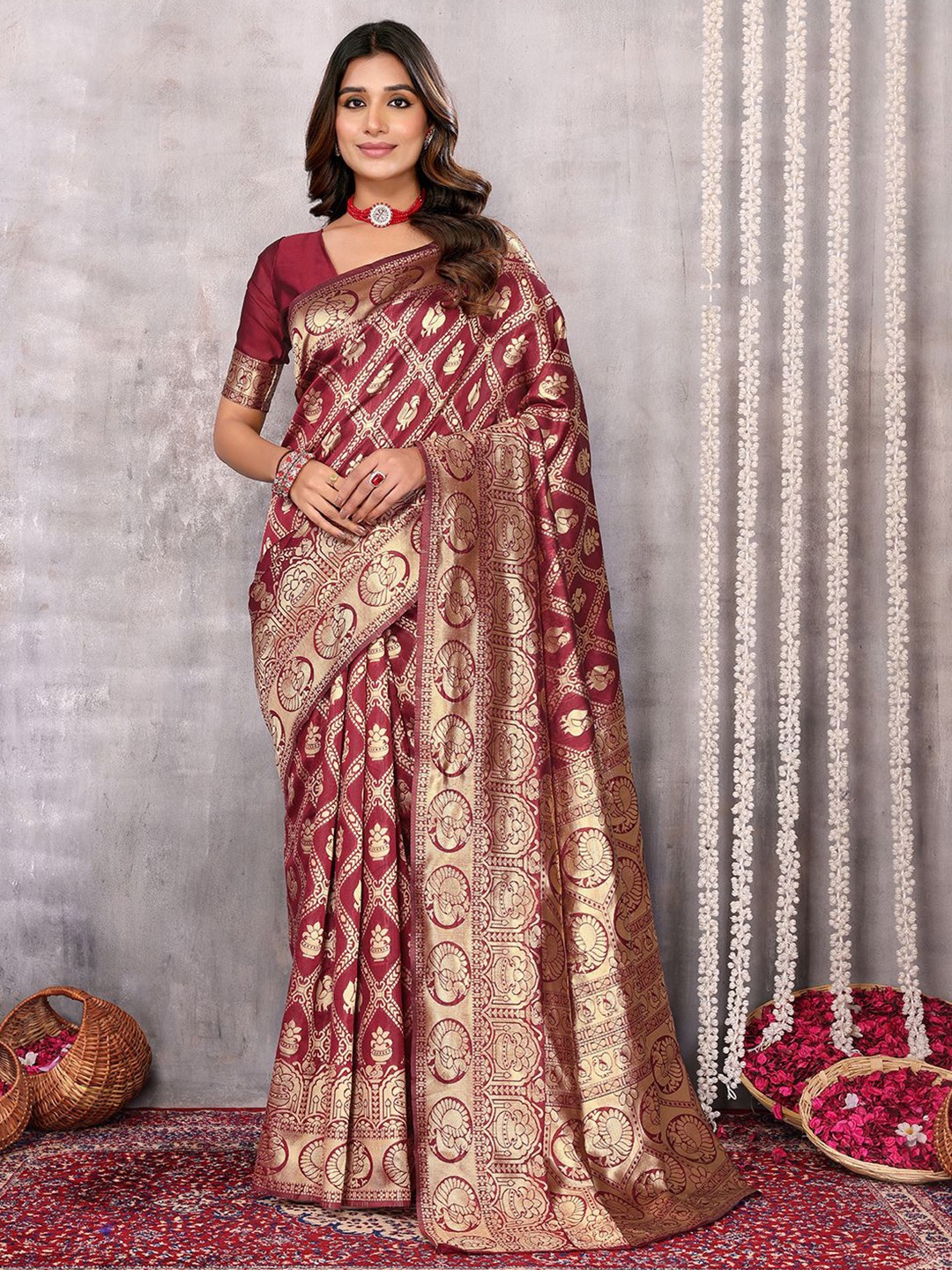 

KALINI Woven Design Zari Banarasi Saree, Maroon
