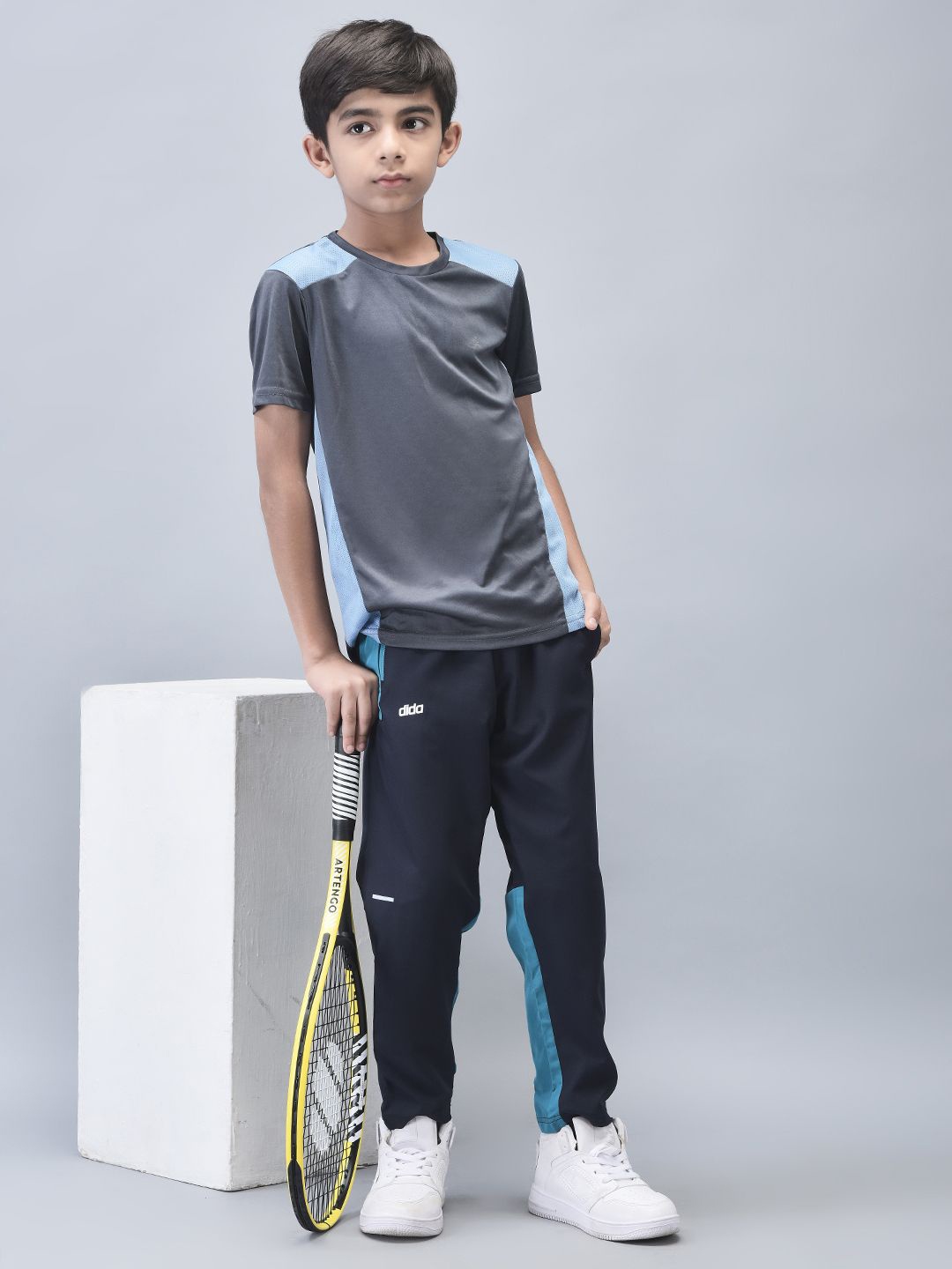 

DIDA Boys Colourblocked Regular Fit Dry Fit Track Pants, Navy blue